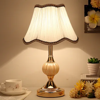 Európska jednoduché sklo, stolové lampy, Nordic spálňa nočná lampa American home Decor Látkové tienidlo moderné retro led E27 stolná lampa